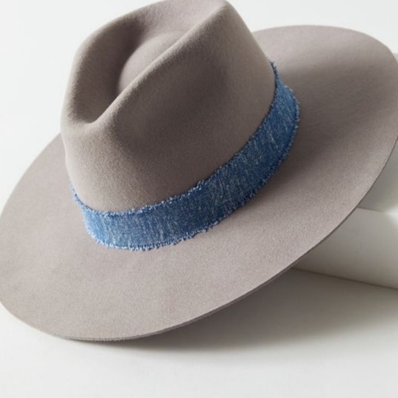 New Free People Gray Felt Flat Brim Fedora O/S Denim Ribbon Trim Wool Western - Picture 1 of 4
